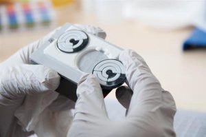 【増える偽造スニーカーに対抗】スニーカーにつけた3Dプリンター製のスマートタグで本物を証明