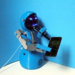 3Dプリンターで製作されたロボット【Zizzy】がかわいらしい動きで和ませてくれます