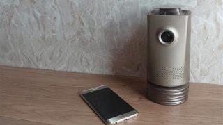 【学生がデザイン】3Dプリントプロジェクター「.Lantern」は近い距離から投影できる便利なプロジェクター